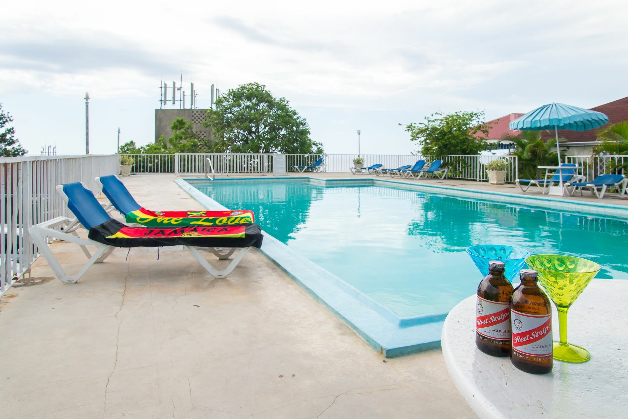Montego Bay Club Apartments Экстерьер фото